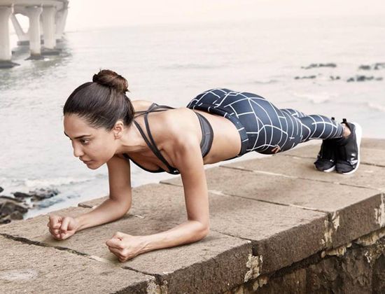 Tập Plank giúp giảm mỡ bụng