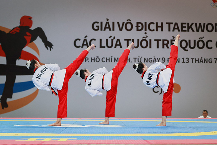 Lên đai trong môn Taekwondo là một hoạt động phát triển kỹ năng và nâng cao trình độ.