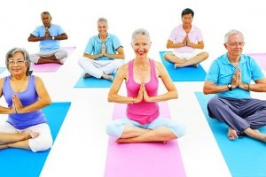 Các bài tập Yoga cho người cao tuổi tại nhà phù hợp và tốt Nhất